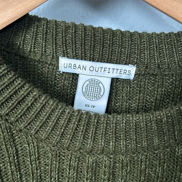 URBAN OUTFITTERS Green Cribbed Cropped Sweater Sz XP TP - Picture 3 of 15